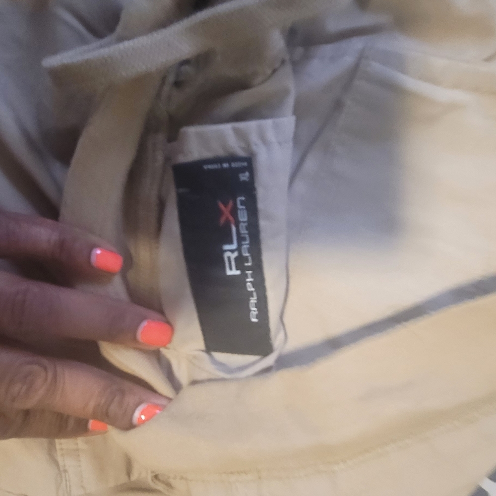 Shorts - Picture 2 of 4